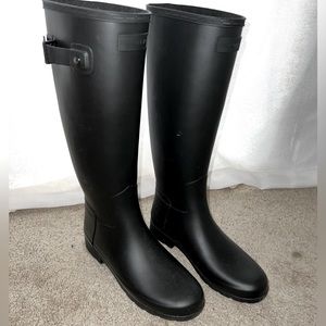 Hunter Classic Tall Matte Rainboots👢